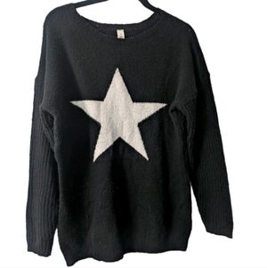 B Black and White Star Graphic Knit Pullover Sweater women's size medium